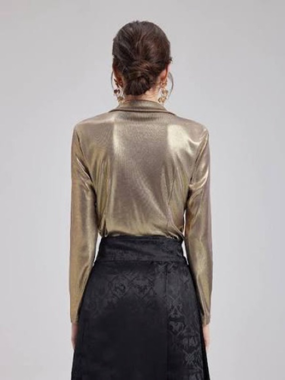 Rich Radi Q’S Elegant Rose Pleated V-neck Top - Picture 5 of 9